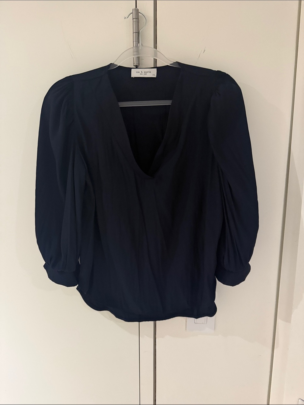 Vince Puff-Sleeve V-Neck Blouse in Navy